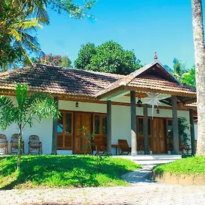 Couette-café Court, Thekkady